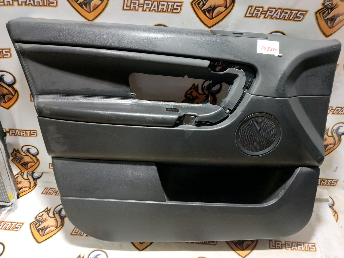 LR064208 Przedni lewy panel wykończenia drzwi LAND ROVER DISCOVERY Sport L550 2015-używany